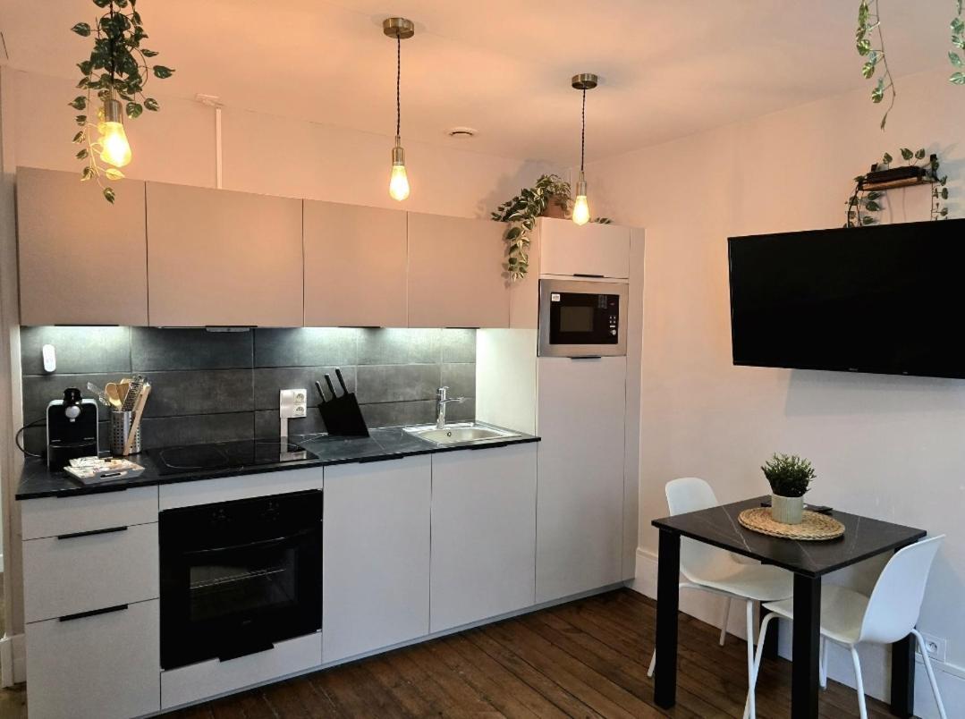 Ferienwohnung Bienvenue Dans La Jungle Dreux Exterior foto